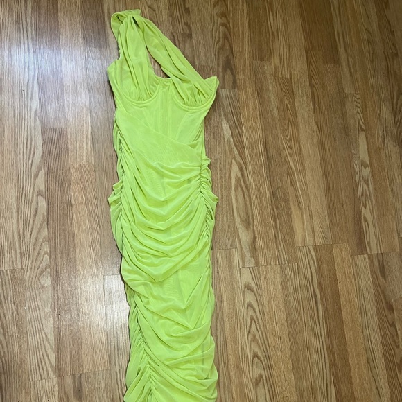 House of CB Valentina Asymmetric Cutout One-Shoulder Midi Dress Size Small - Picture 4 of 11